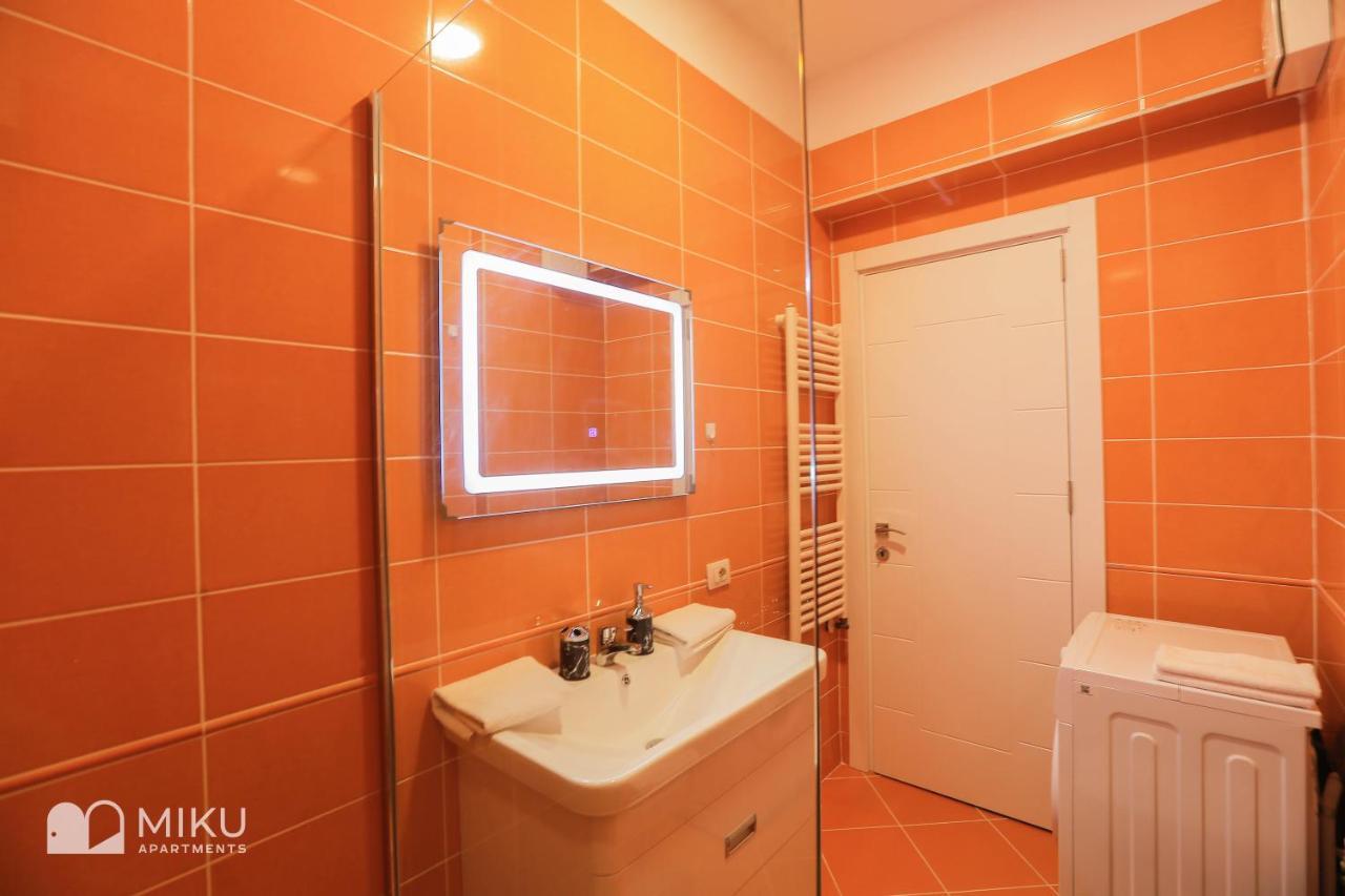 Miku Apartment - Perfect 1Bedroom At Komuna E Parisit Tirana Exterior foto